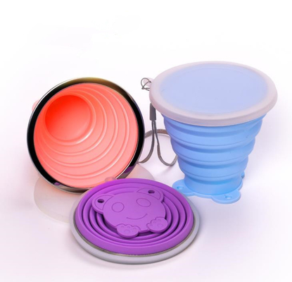 BPA الحرة الغذاء الصف سيليكون كأس قابلة للطي الرياضة مع الحبل الطويل